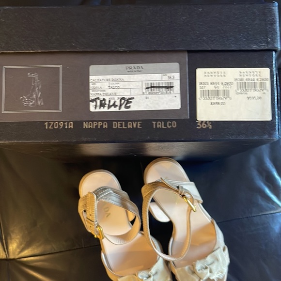 Prada Leather Sandal With Bow Detail Like New - Picture 6 of 6